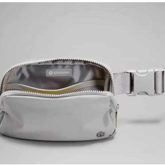 Lululemon everywhere belt bag - Picture 3 of 3